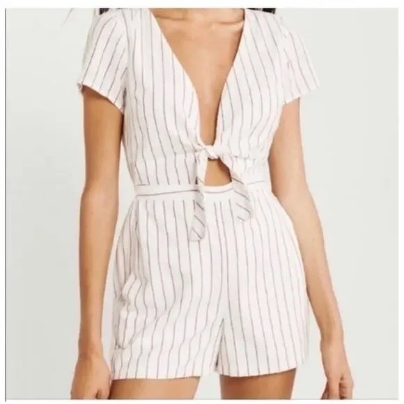 🌟 Stylish Striped Romper by Abercrombie & Fitch 🌟 - Picture 1 of 5